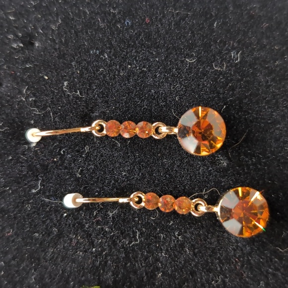 Heidi Daus| Necklace Jewelry Set With Matching ring and 3 earrings set in Box - Picture 7 of 17